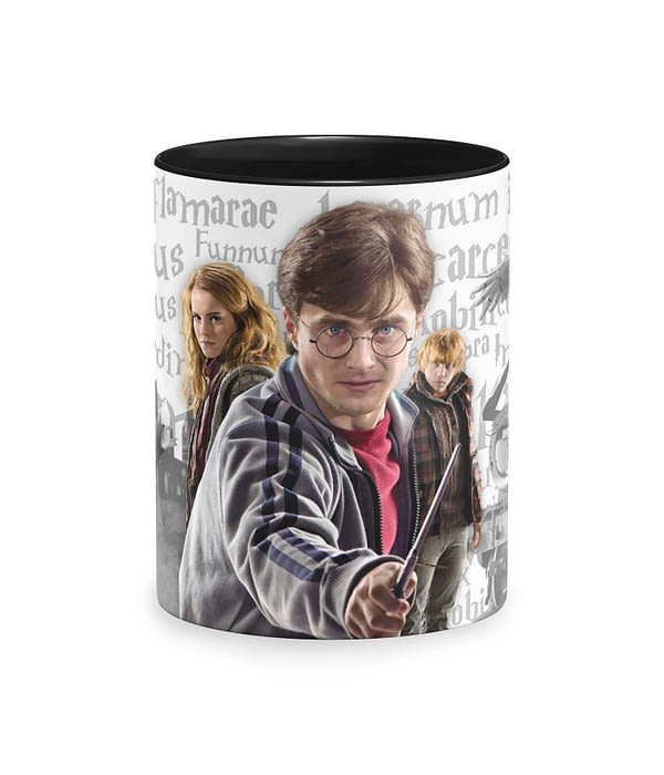 Taza Color 'Hogwarts Prestigiosa Escuela de Magia'. Frontal. ChapartsDesigns