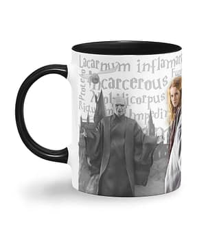 Taza Color 'Hogwarts Prestigiosa Escuela de Magia'. Izquierda. ChapartsDesigns
