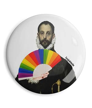 Chapa "El caballero del abanico en el pecho" de LaCajaDeLeche. Blanco. ChapartsDesigns