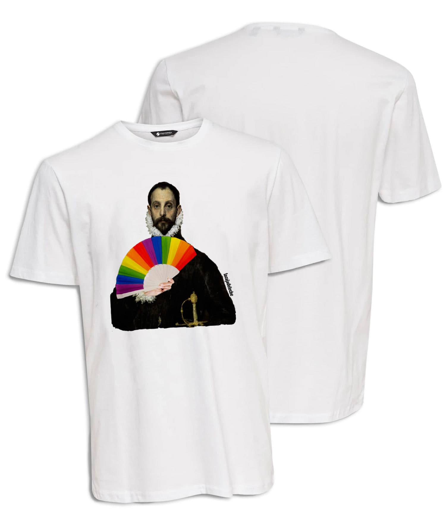 Camiseta Hombre 'El caballero del abanico en el pecho'. Frontal. Reverso. Lacajadeleche. ChapartsDesigns Camiseta Hombre 'El caballero del abanico en el pecho'. Frontal. Reverso. Lacajadeleche. ChapartsDesigns