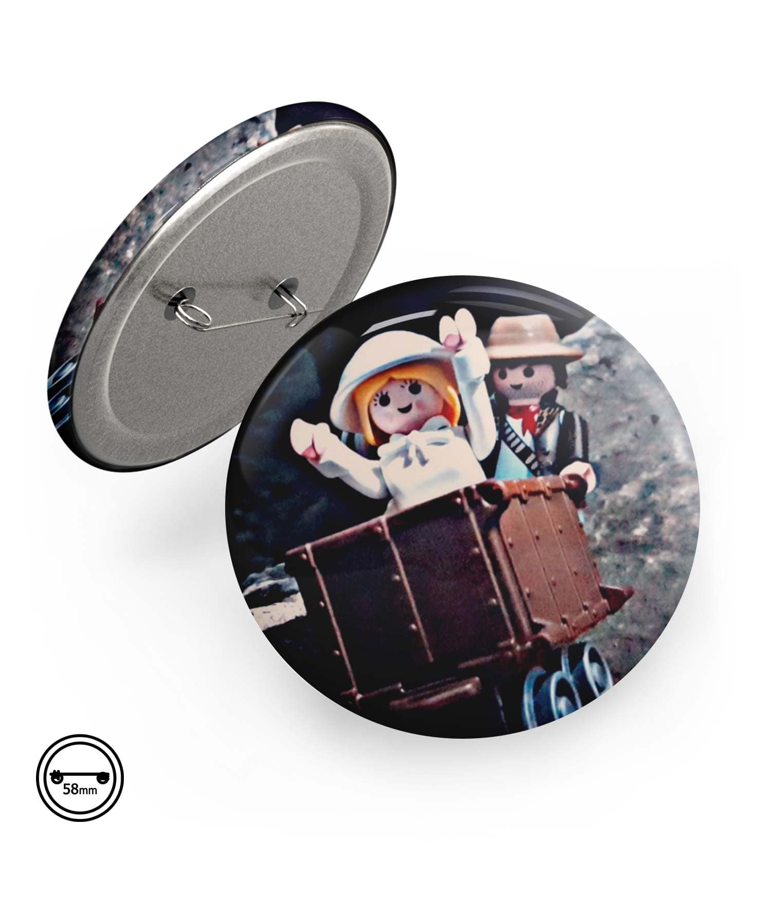 Chapa Imperdible 58mm 'La aventura de la mina secreta' de Sergio Ninot. ChapartsDesigns