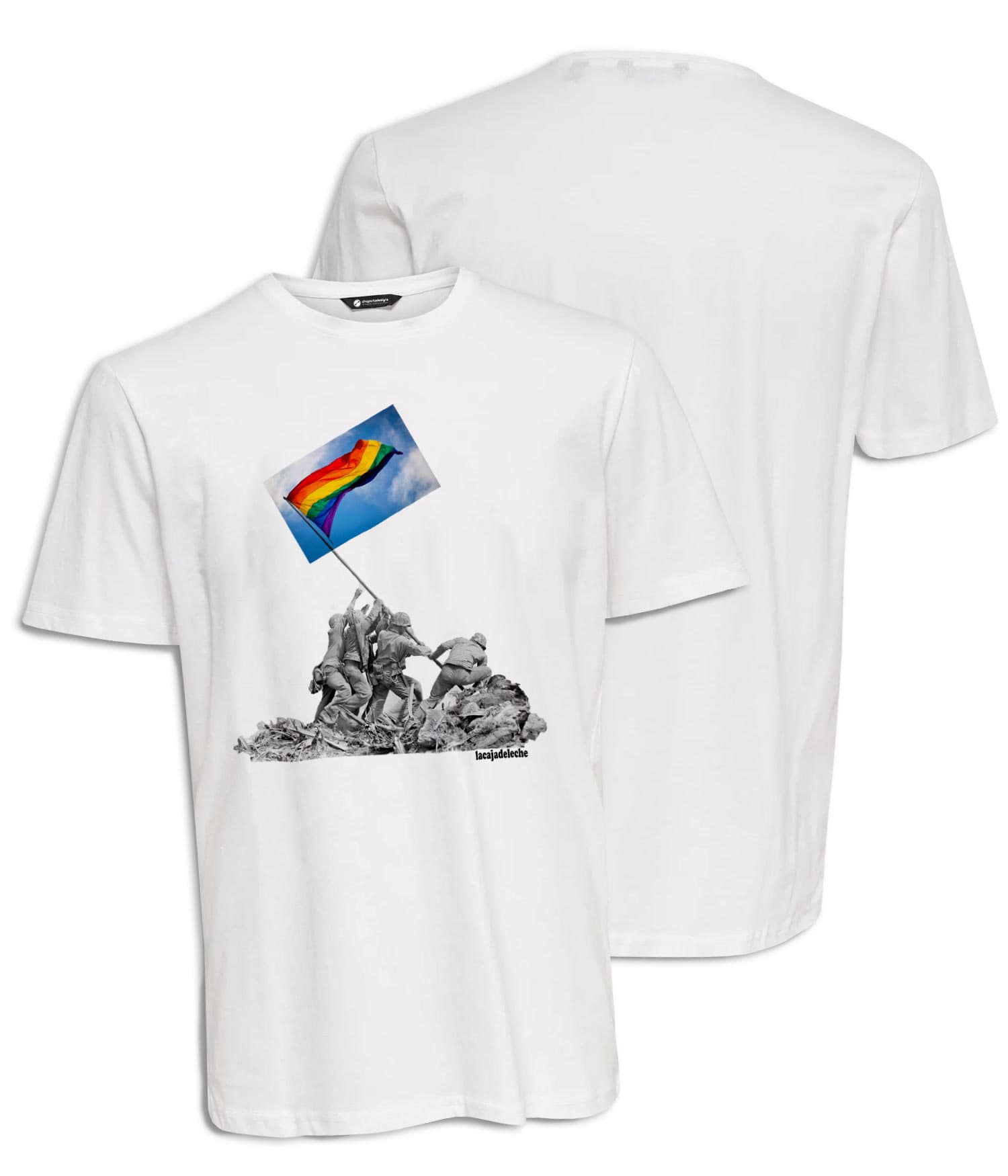 Camiseta Hombre "La Izada del arcoiris" de Lacajadeleche. Frontal y Reverso. ChapartsDesigns Camiseta Hombre "La Izada del arcoiris" de LaCajaDeLeche. Frontal y Reverso. ChapartsDesigns